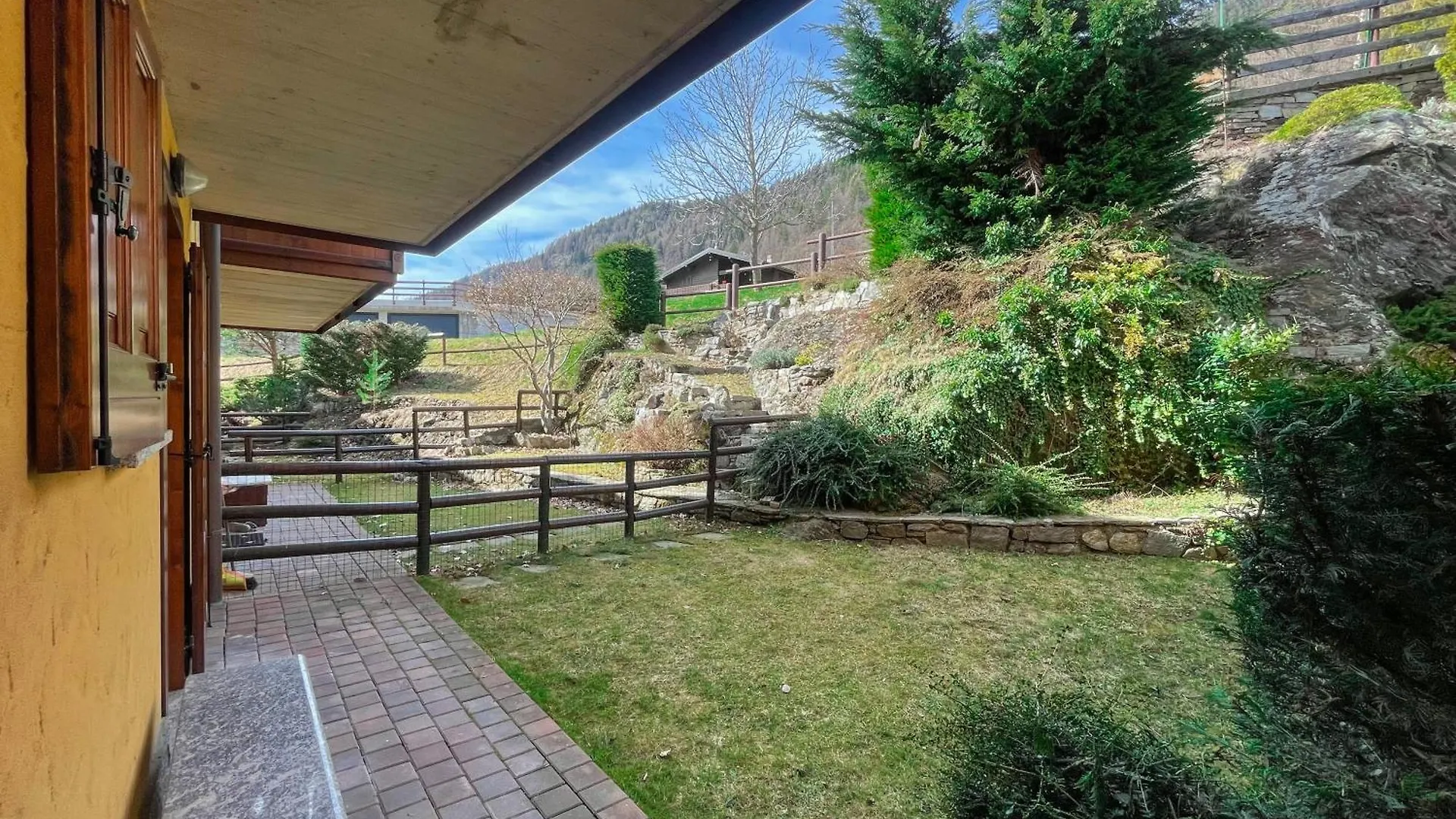 Villetta A Schiera, Giardino Privato E Box Doppio San Pietro  Villa San Pietro (Berbenno di Valtellina)
