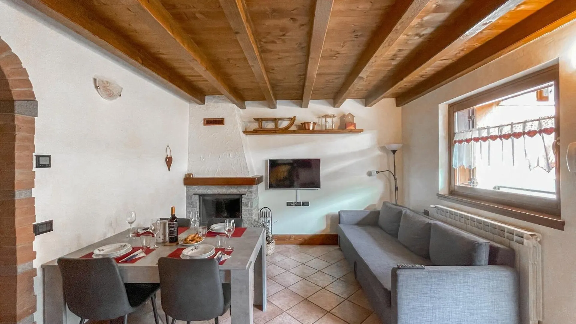 Villa Villetta A Schiera, Giardino Privato E Box Doppio San Pietro  Italia